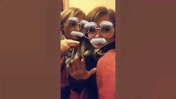 Усы или очки?))