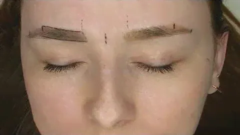 Эскиз бровей при помощи циркуля Леонардо.
